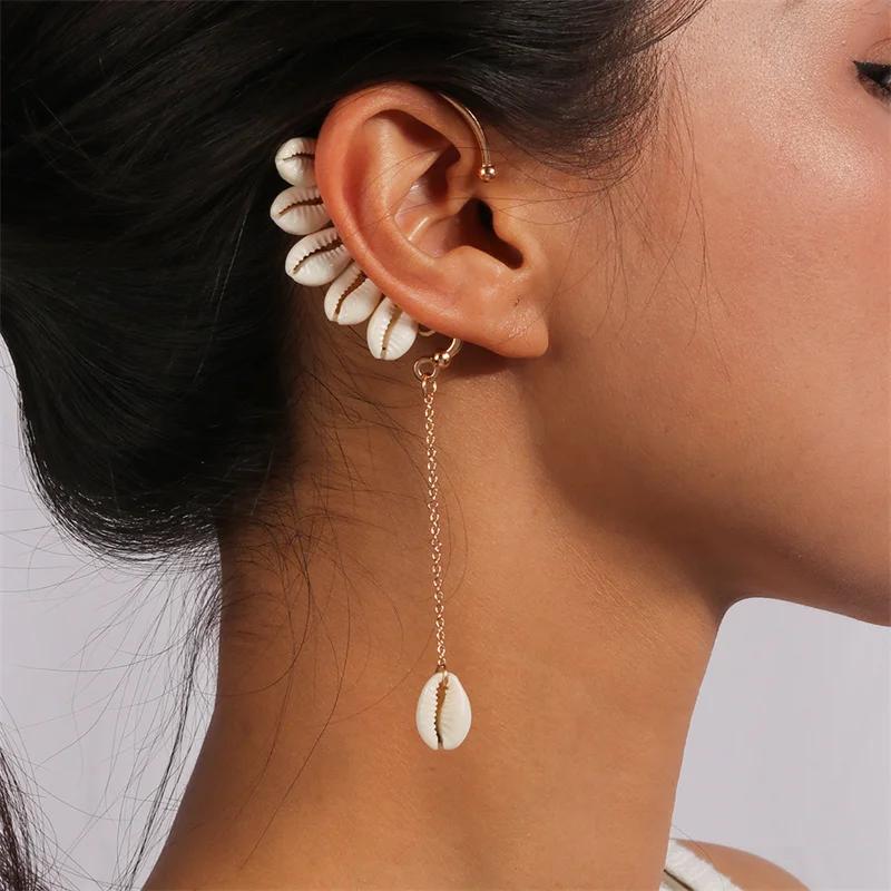 Boucles d'Oreilles Clip Coquillage Doré à Pompon - Sans Piercing