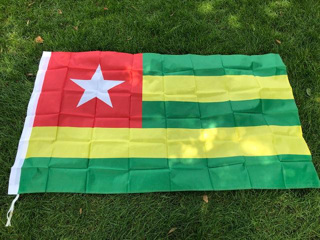 Drapeau Togo 90x150cm - Bannière Polyester à Suspendre