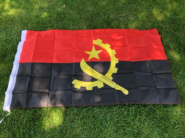 Drapeau Angola 90x150cm - Bannière Polyester à Suspendre