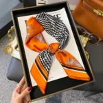 Foulard de Luxe Carré, Élégant Multi-Couleur en Satin Doux – 70 × 70 cm – Image 19