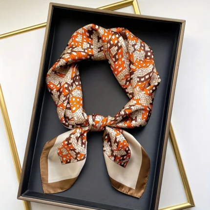 Foulard de Luxe Carré, Élégant Multi-Couleur en Satin Doux – 70 × 70 cm