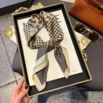 Foulard de Luxe Carré, Élégant Multi-Couleur en Satin Doux – 70 × 70 cm – Image 24