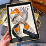 Foulard de Luxe Carré, Élégant Multi-Couleur en Satin Doux – 70 × 70 cm – Image 10