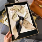 Foulard de Luxe Carré, Élégant Multi-Couleur en Satin Doux – 70 × 70 cm – Image 5