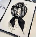 Foulard de Luxe Carré, Élégant Multi-Couleur en Satin Doux – 70 × 70 cm – Image 29